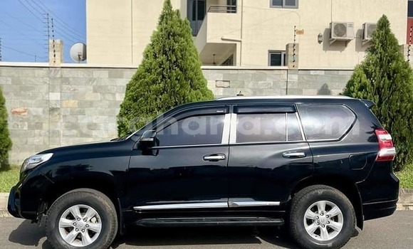 Ra Àlòkù Toyota Land Cruiser Prado Black Ọkọ̀ in Abura ni Aarin