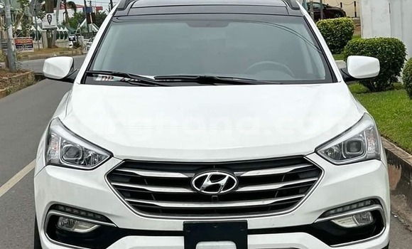 Buy Used Hyundai Santa Fe White Car in Aburi in Eastern