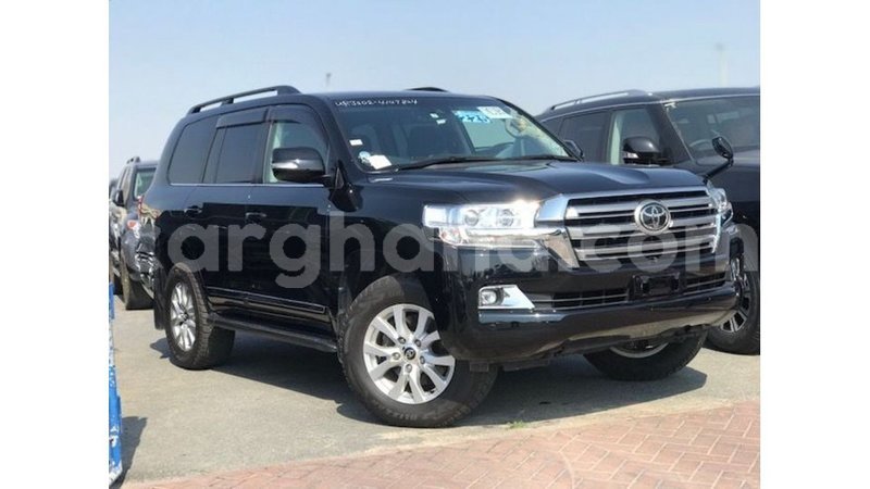 Big with watermark toyota land cruiser ashanti import dubai 10834