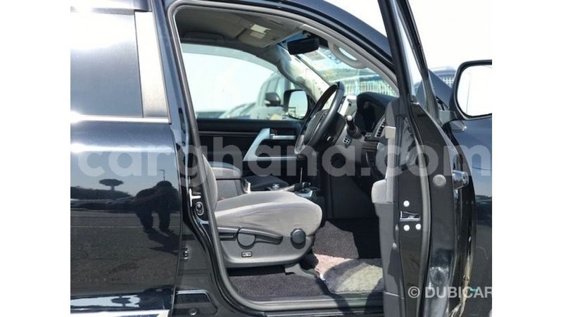 Big with watermark toyota land cruiser ashanti import dubai 10834