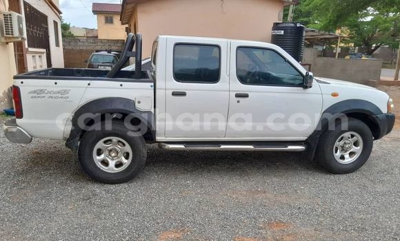 Buy Used Toyota Hilux White Car in Accra in Greater Accra Buy Used Toyota Hilux White Car in Accra in Greater Accra