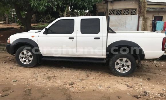 Buy Used Toyota Hilux White Car in Accra in Greater Accra Buy Used Toyota Hilux White Car in Accra in Greater Accra