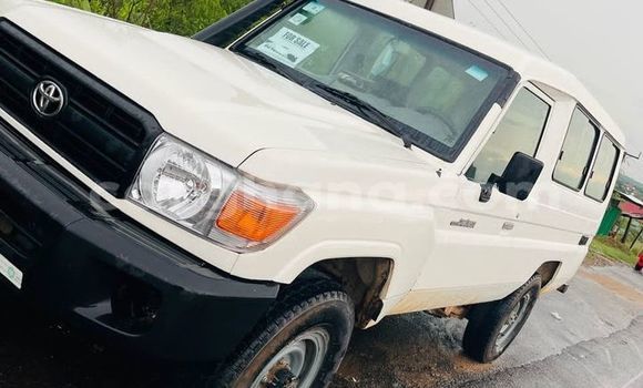 Buy Used Toyota Land Cruiser White Car in Accra in Greater Accra Buy Used Toyota Land Cruiser White Car in Accra in Greater Accra