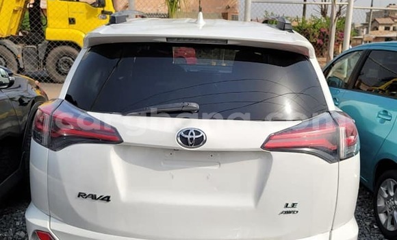 Buy Used Toyota RAV4 White Car in Accra in Greater Accra Buy Used Toyota RAV4 White Car in Accra in Greater Accra