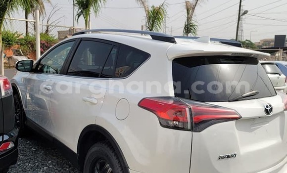 Buy Used Toyota RAV4 White Car in Accra in Greater Accra Buy Used Toyota RAV4 White Car in Accra in Greater Accra