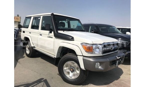 Ra Imported Toyota Land Cruiser funfun Ọkọ̀ in Import - Dubai ni Ashanti Ra Imported Toyota Land Cruiser funfun Ọkọ̀ in Import - Dubai ni Ashanti
