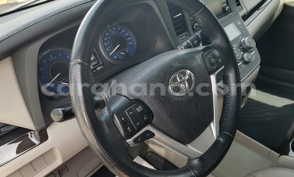 Ra Àlòkù Toyota Sienna Blue Ọkọ̀ in Sekondi–Takoradi Metropolitan ni Oorun Ra Àlòkù Toyota Sienna Blue Ọkọ̀ in Sekondi–Takoradi Metropolitan ni Oorun