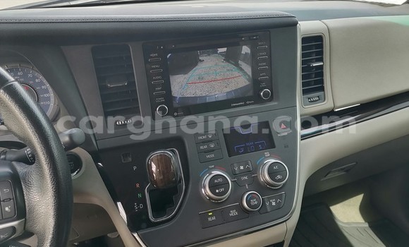 Ra Àlòkù Toyota Sienna Blue Ọkọ̀ in Sekondi–Takoradi Metropolitan ni Oorun Ra Àlòkù Toyota Sienna Blue Ọkọ̀ in Sekondi–Takoradi Metropolitan ni Oorun