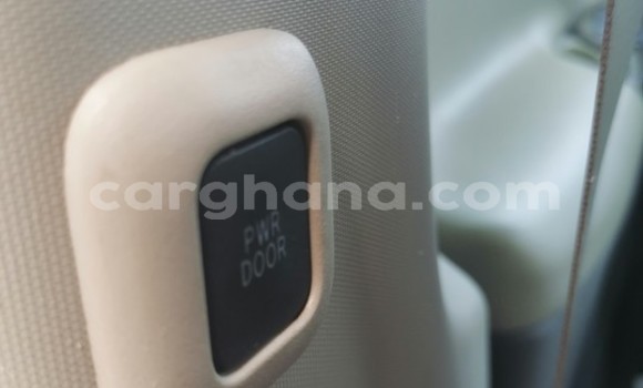 Ra Àlòkù Toyota Sienna Blue Ọkọ̀ in Sekondi–Takoradi Metropolitan ni Oorun Ra Àlòkù Toyota Sienna Blue Ọkọ̀ in Sekondi–Takoradi Metropolitan ni Oorun