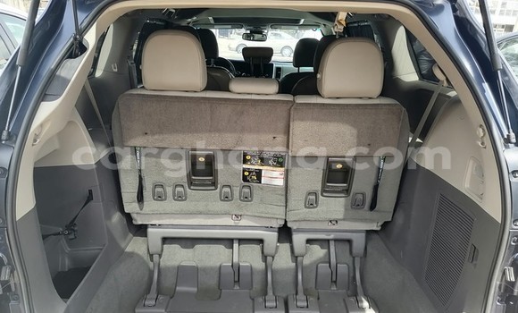 Ra Àlòkù Toyota Sienna Blue Ọkọ̀ in Sekondi–Takoradi Metropolitan ni Oorun Ra Àlòkù Toyota Sienna Blue Ọkọ̀ in Sekondi–Takoradi Metropolitan ni Oorun