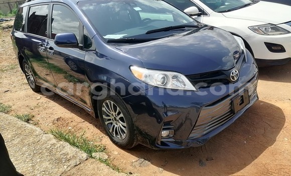 Ra Àlòkù Toyota Sienna Blue Ọkọ̀ in Sekondi–Takoradi Metropolitan ni Oorun Ra Àlòkù Toyota Sienna Blue Ọkọ̀ in Sekondi–Takoradi Metropolitan ni Oorun