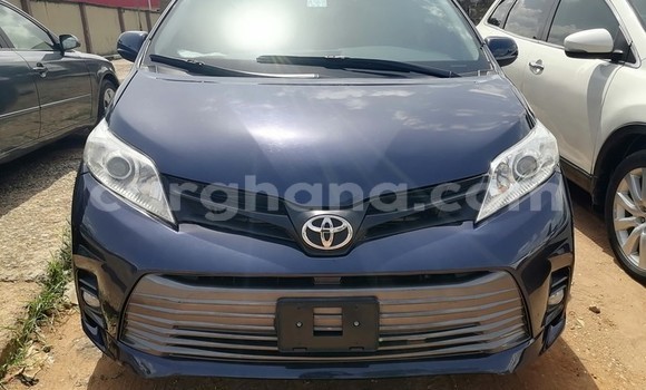 Ra Àlòkù Toyota Sienna Blue Ọkọ̀ in Sekondi–Takoradi Metropolitan ni Oorun Ra Àlòkù Toyota Sienna Blue Ọkọ̀ in Sekondi–Takoradi Metropolitan ni Oorun
