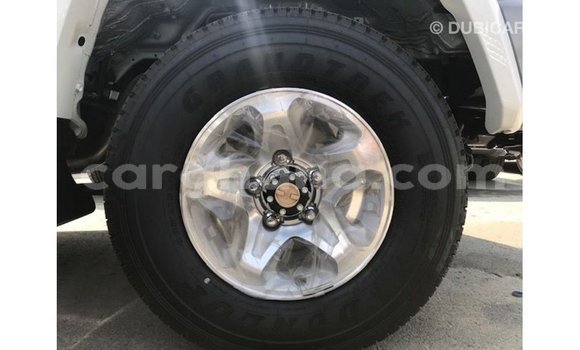 Ra Imported Toyota Land Cruiser funfun Ọkọ̀ in Import - Dubai ni Ashanti Ra Imported Toyota Land Cruiser funfun Ọkọ̀ in Import - Dubai ni Ashanti