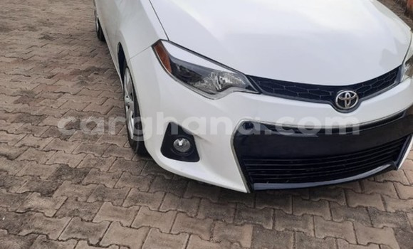 Buy Used Toyota Corolla White Car in Sekondi–Takoradi Metropolitan in Western