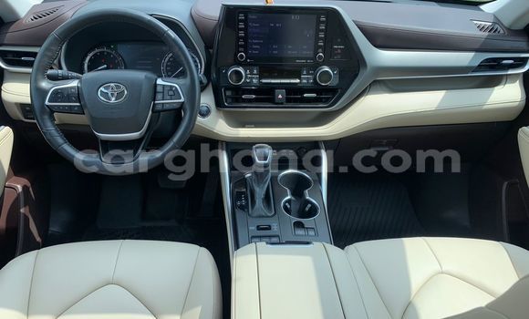 Buy Used Toyota Highlander Blue Car in Sekondi–Takoradi Metropolitan in Western Buy Used Toyota Highlander Blue Car in Sekondi–Takoradi Metropolitan in Western
