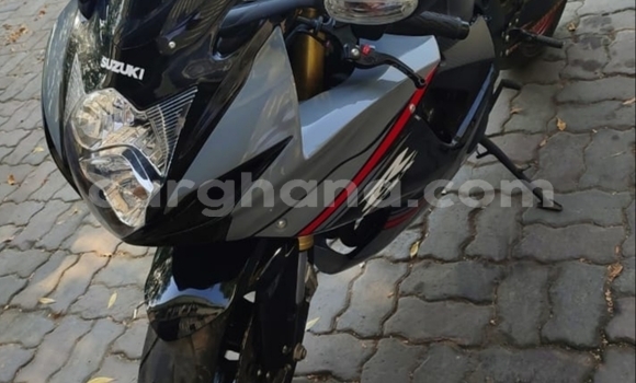 Sayi Na hannu Suzuki GSX–R M Motsi in Accra a Greater Accra