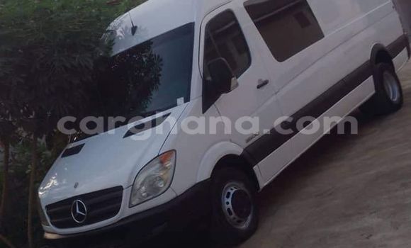 Ra Àlòkù Mercedes-Benz A200 funfun Ọkọ̀ in Accra ni Greater Accra Ra Àlòkù Mercedes-Benz A200 funfun Ọkọ̀ in Accra ni Greater Accra