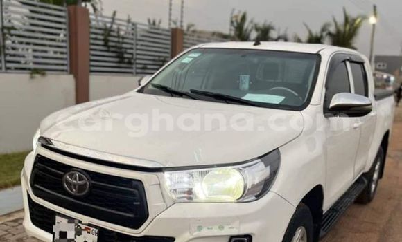 Sayi Na hannu Toyota Hilux White Mota in Accra a Greater Accra Sayi Na hannu Toyota Hilux White Mota in Accra a Greater Accra