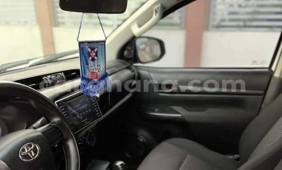 Sayi Na hannu Toyota Hilux White Mota in Accra a Greater Accra Sayi Na hannu Toyota Hilux White Mota in Accra a Greater Accra