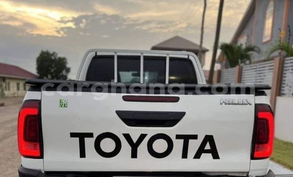 Sayi Na hannu Toyota Hilux White Mota in Accra a Greater Accra Sayi Na hannu Toyota Hilux White Mota in Accra a Greater Accra