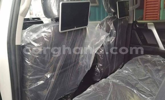 Ra Àlòkù Toyota Land Cruiser funfun Ọkọ̀ in Accra ni Greater Accra Ra Àlòkù Toyota Land Cruiser funfun Ọkọ̀ in Accra ni Greater Accra