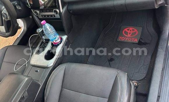 Sayi Na hannu Toyota Camry White Mota in Accra a Greater Accra Sayi Na hannu Toyota Camry White Mota in Accra a Greater Accra