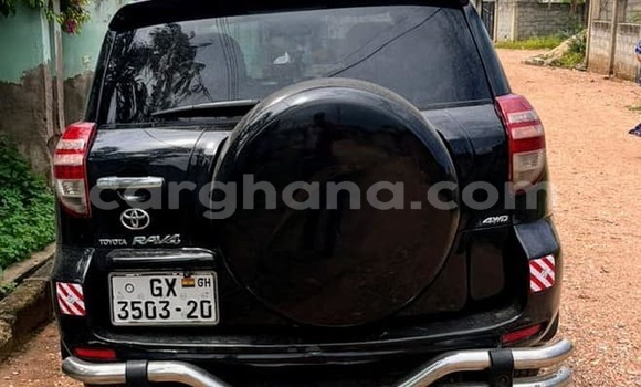 Ra Àlòkù Toyota RAV4 Black Ọkọ̀ in Accra ni Greater Accra Ra Àlòkù Toyota RAV4 Black Ọkọ̀ in Accra ni Greater Accra