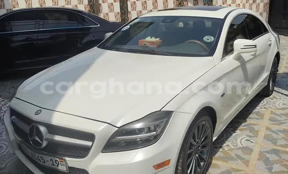 Ra Àlòkù Mercedes‒Benz CLS–Class funfun Ọkọ̀ in Accra ni Greater Accra