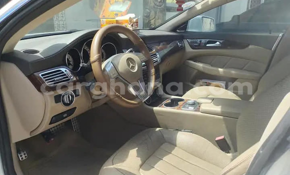 Ra Àlòkù Mercedes‒Benz CLS–Class funfun Ọkọ̀ in Accra ni Greater Accra Ra Àlòkù Mercedes‒Benz CLS–Class funfun Ọkọ̀ in Accra ni Greater Accra
