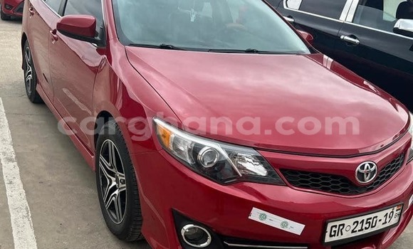 Ra Àlòkù Toyota Camry Red Ọkọ̀ in Accra ni Greater Accra Ra Àlòkù Toyota Camry Red Ọkọ̀ in Accra ni Greater Accra