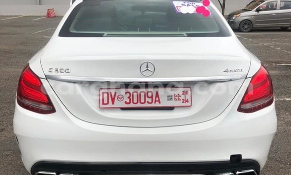 Ra Àlòkù Mercedes‒Benz C–Class funfun Ọkọ̀ in Accra ni Greater Accra Ra Àlòkù Mercedes‒Benz C–Class funfun Ọkọ̀ in Accra ni Greater Accra
