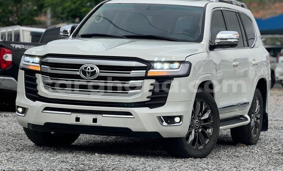Buy Used Toyota Land Cruiser White Car in Accra in Greater Accra