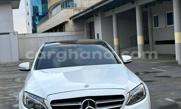 Ra Àlòkù Mercedes‒Benz C–Class funfun Ọkọ̀ in Accra ni Greater Accra Ra Àlòkù Mercedes‒Benz C–Class funfun Ọkọ̀ in Accra ni Greater Accra