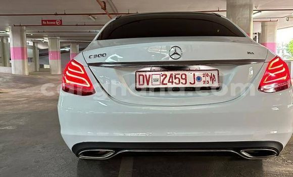 Ra Àlòkù Mercedes‒Benz C–Class funfun Ọkọ̀ in Accra ni Greater Accra Ra Àlòkù Mercedes‒Benz C–Class funfun Ọkọ̀ in Accra ni Greater Accra