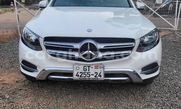 Ra Àlòkù Mercedes‒Benz GLC funfun Ọkọ̀ in Accra ni Greater Accra Ra Àlòkù Mercedes‒Benz GLC funfun Ọkọ̀ in Accra ni Greater Accra