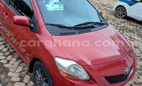 Sayi Na hannu Toyota Yaris Red Mota in Accra a Greater Accra