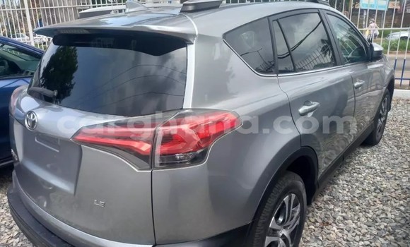Sayi Na hannu Toyota RAV4 Azurfa Mota in Accra a Greater Accra Sayi Na hannu Toyota RAV4 Azurfa Mota in Accra a Greater Accra
