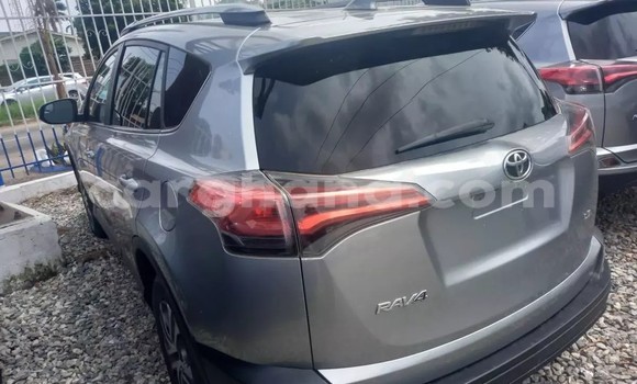Sayi Na hannu Toyota RAV4 Azurfa Mota in Accra a Greater Accra Sayi Na hannu Toyota RAV4 Azurfa Mota in Accra a Greater Accra