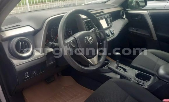 Sayi Na hannu Toyota RAV4 Azurfa Mota in Accra a Greater Accra Sayi Na hannu Toyota RAV4 Azurfa Mota in Accra a Greater Accra