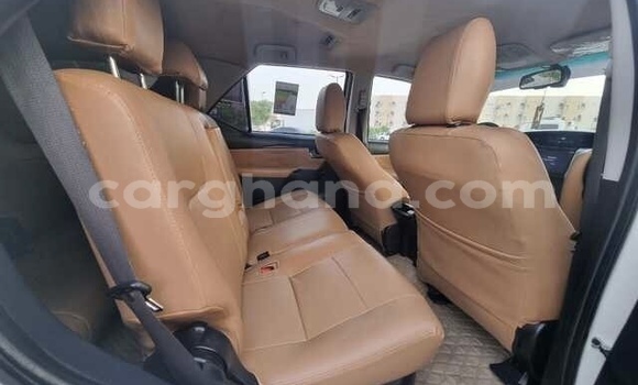 Sayi Na hannu Toyota Fortuner White Mota in Kumasi a Ashanti Sayi Na hannu Toyota Fortuner White Mota in Kumasi a Ashanti