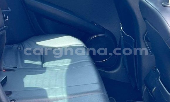 Ra Àlòkù Mercedes-Benz C-Classe funfun Ọkọ̀ in Aburi ni Oorun Ra Àlòkù Mercedes-Benz C-Classe funfun Ọkọ̀ in Aburi ni Oorun