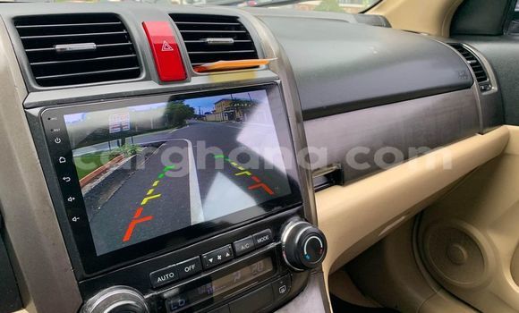 Ra Àlòkù Toyota Camry funfun Ọkọ̀ in Aburi ni Oorun Ra Àlòkù Toyota Camry funfun Ọkọ̀ in Aburi ni Oorun