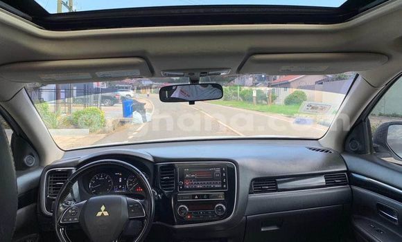 Ra Àlòkù Mitsubishi Outlander funfun Ọkọ̀ in Accra ni Greater Accra Ra Àlòkù Mitsubishi Outlander funfun Ọkọ̀ in Accra ni Greater Accra