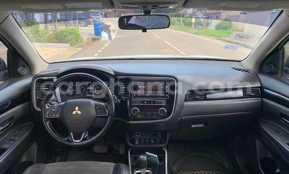 Ra Àlòkù Mitsubishi Outlander funfun Ọkọ̀ in Accra ni Greater Accra Ra Àlòkù Mitsubishi Outlander funfun Ọkọ̀ in Accra ni Greater Accra