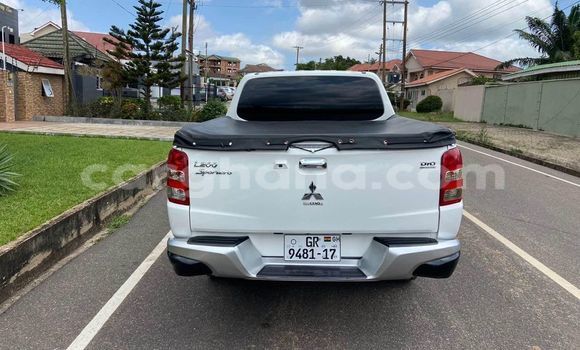 Ra Àlòkù Mitsubishi L200 funfun Ọkọ̀ in Accra ni Greater Accra Ra Àlòkù Mitsubishi L200 funfun Ọkọ̀ in Accra ni Greater Accra