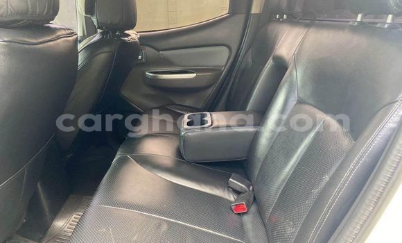 Ra Àlòkù Mitsubishi L200 funfun Ọkọ̀ in Accra ni Greater Accra Ra Àlòkù Mitsubishi L200 funfun Ọkọ̀ in Accra ni Greater Accra