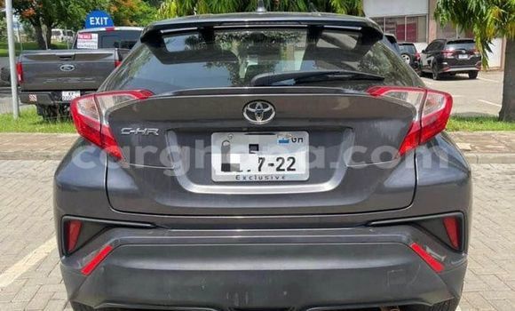 Ra Àlòkù Toyota C-HR Miiran Ọkọ̀ in Ada ni Oorun Ra Àlòkù Toyota C-HR Miiran Ọkọ̀ in Ada ni Oorun