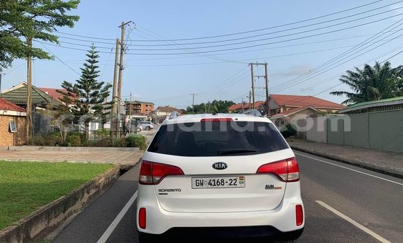 Ra Àlòkù Kia Sorento funfun Ọkọ̀ in Accra ni Greater Accra Ra Àlòkù Kia Sorento funfun Ọkọ̀ in Accra ni Greater Accra
