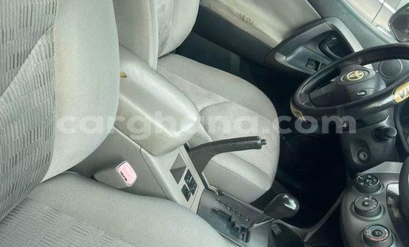 Sayi Na hannu Toyota RAV4 White Mota in Accra a Greater Accra Sayi Na hannu Toyota RAV4 White Mota in Accra a Greater Accra