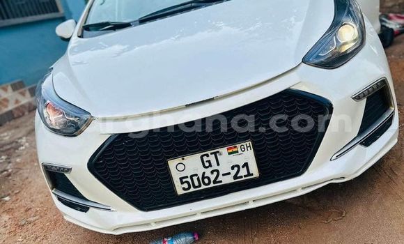 Ra Àlòkù Hyundai Elantra funfun Ọkọ̀ in Accra ni Greater Accra